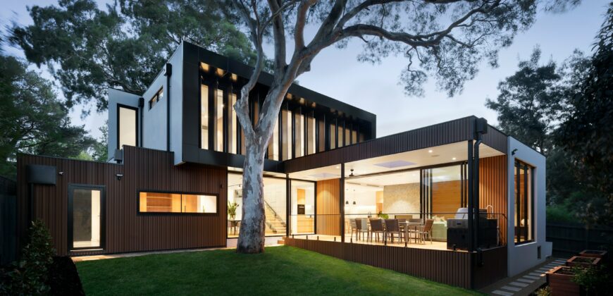 Single House Near, Los Angeles